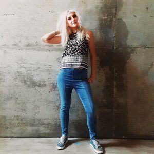 Iris Zipper Crop Top